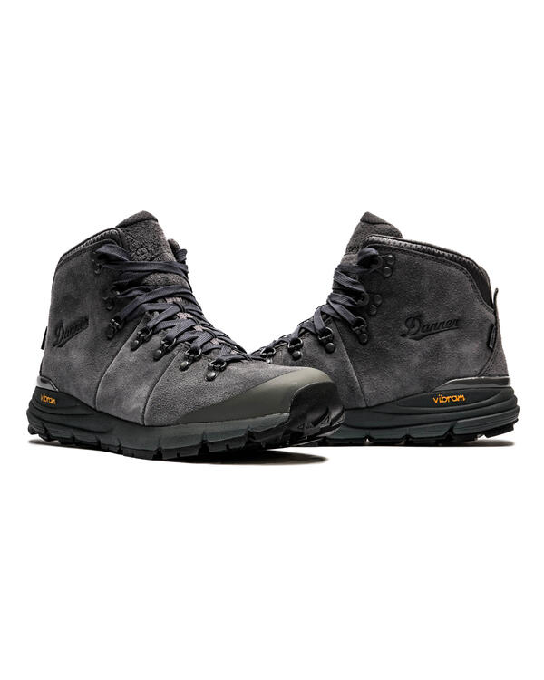 Danner mountain hotsell 600 carbon black